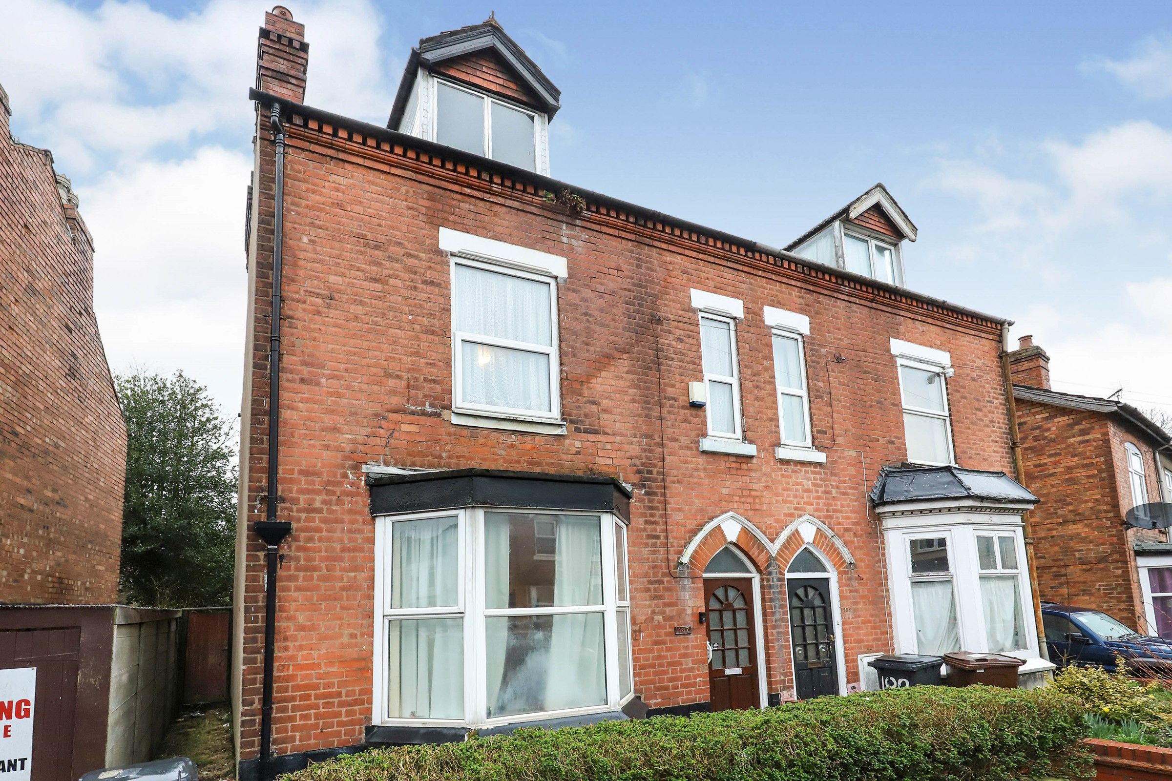 4 bed semidetached house for sale in Staveley Road, Wolverhampton