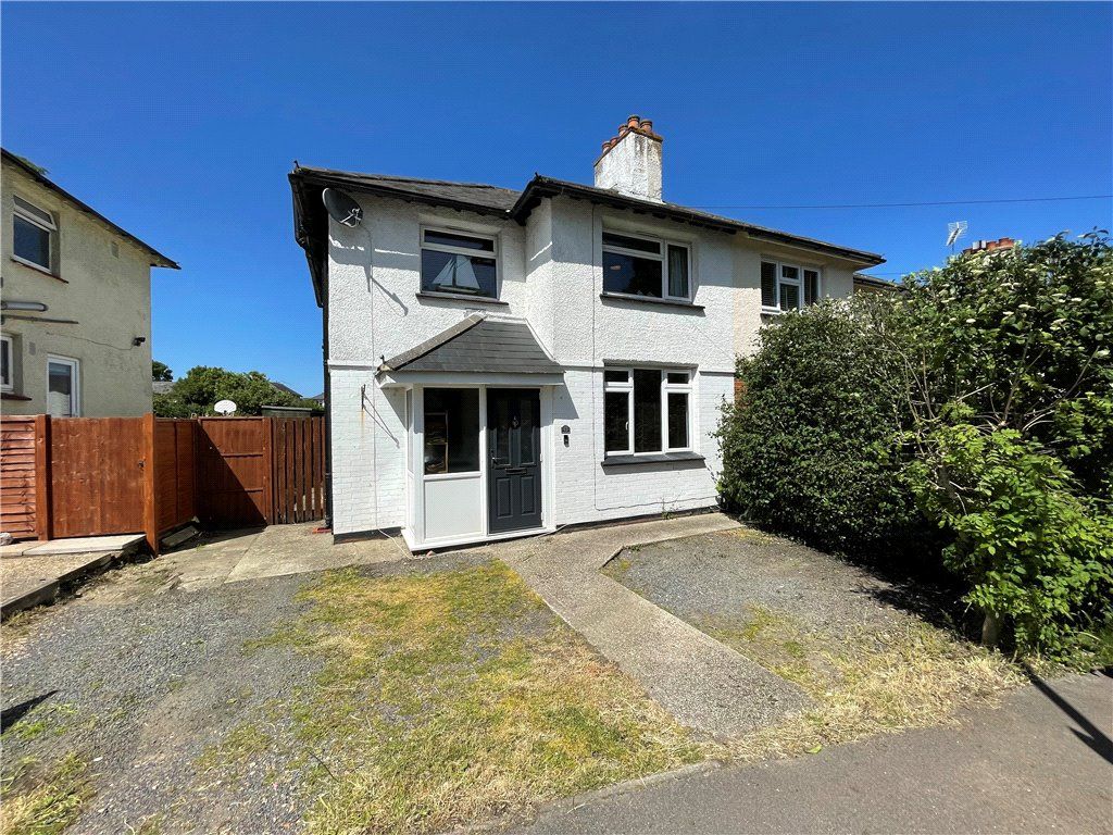 3 bed semidetached house for sale in The Avenue, Aldershot, Hampshire