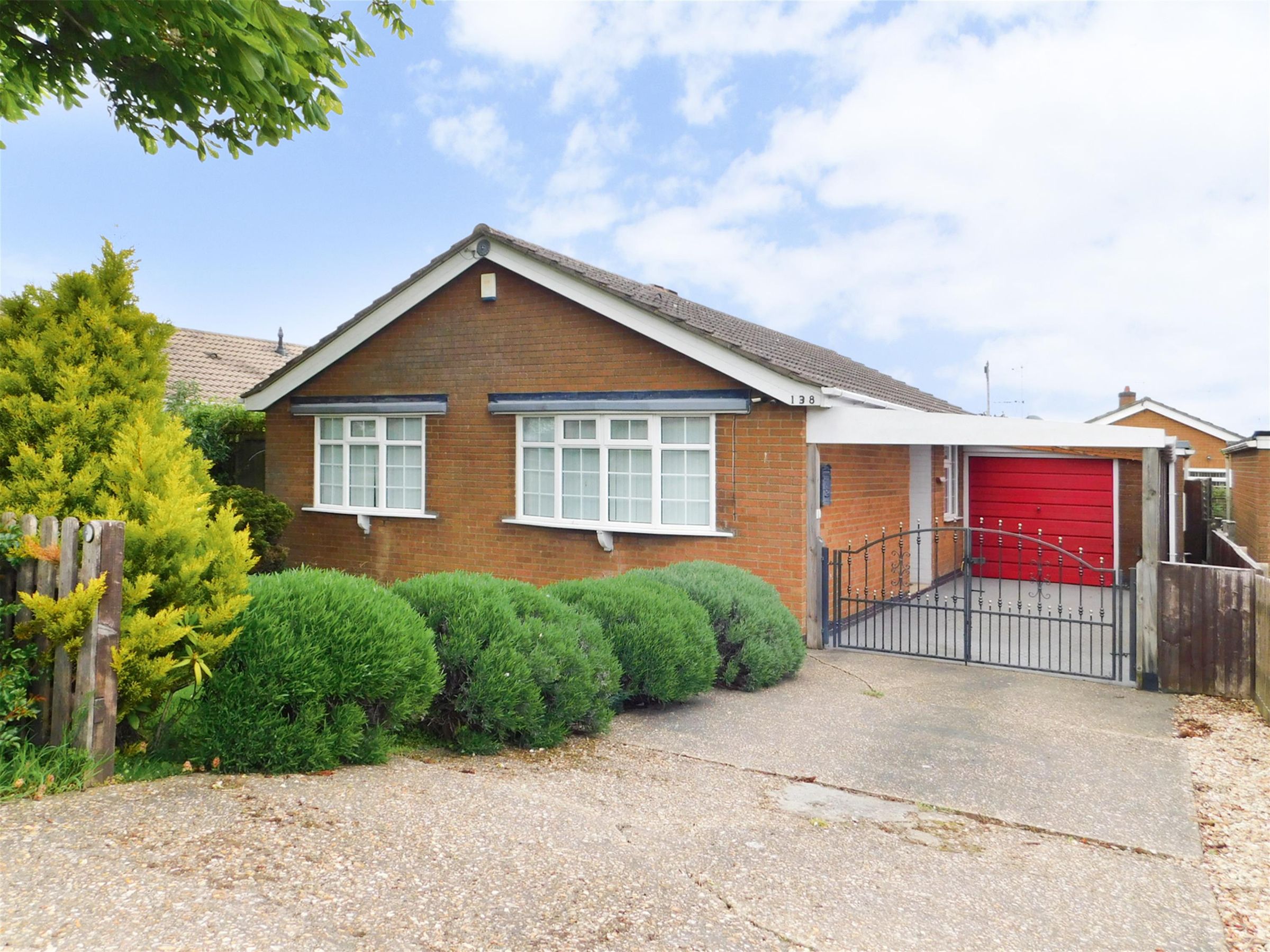 3 bed detached bungalow for sale in Wainfleet Road, Skegness, Lincs