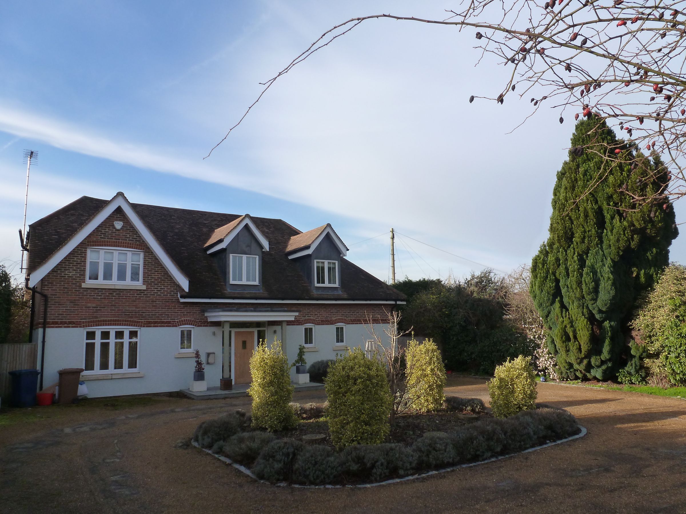 5 bed detached house to rent in St Johns Road, Farnham GU9 Zoopla