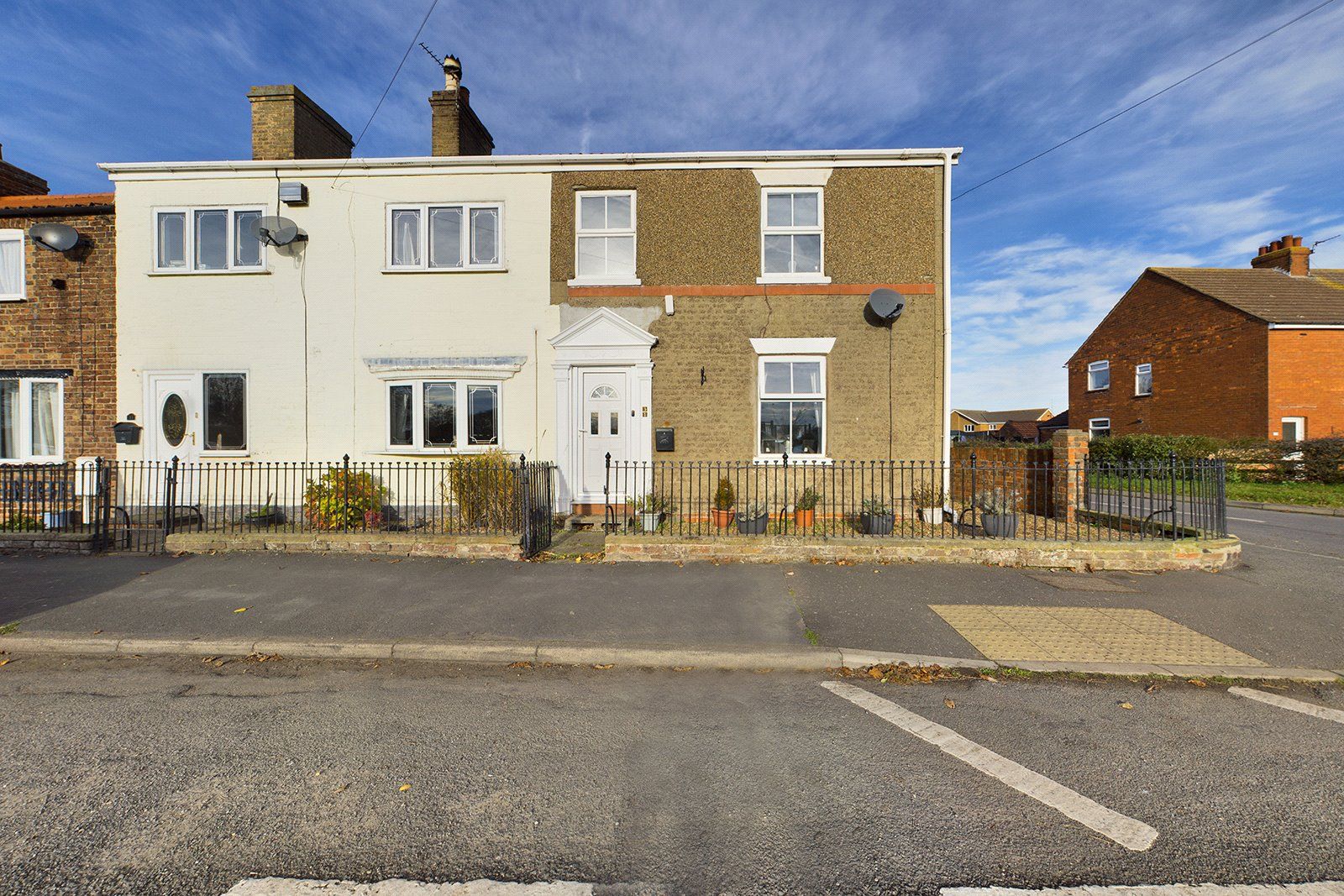 3 bed end terrace house for sale in Yarborough Road, Keelby, Grimsby