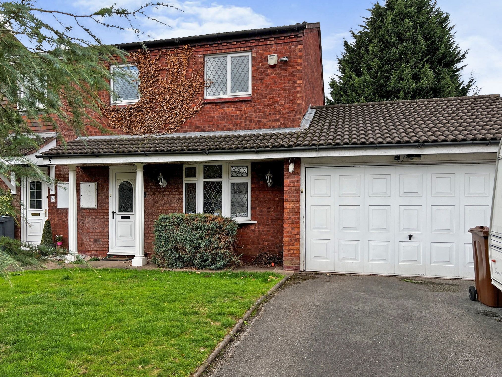 3 bed end terrace house for sale in Sudeley Close, Castle Bromwich