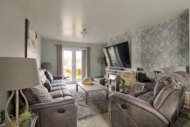 3 bed semidetached house for sale in Burnley Road, Cliviger, Burnley