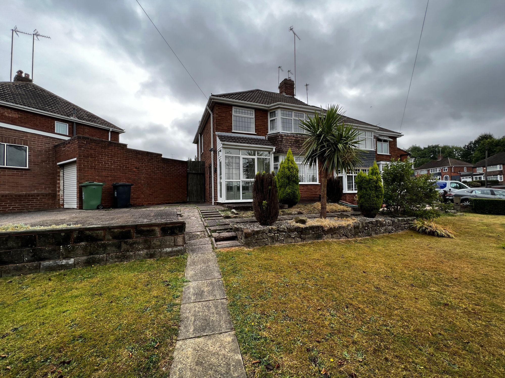 3 bed semidetached house to rent in Cedar Avenue, Coseley