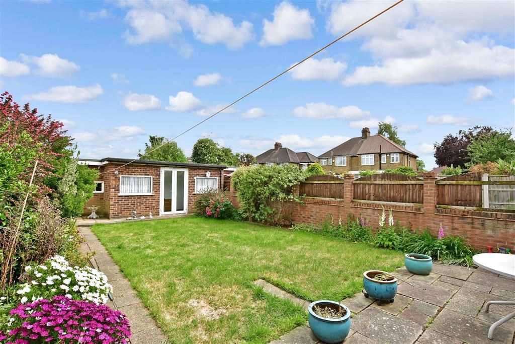 3 bed semidetached house for sale in Heathcote Grove, London E4 Zoopla