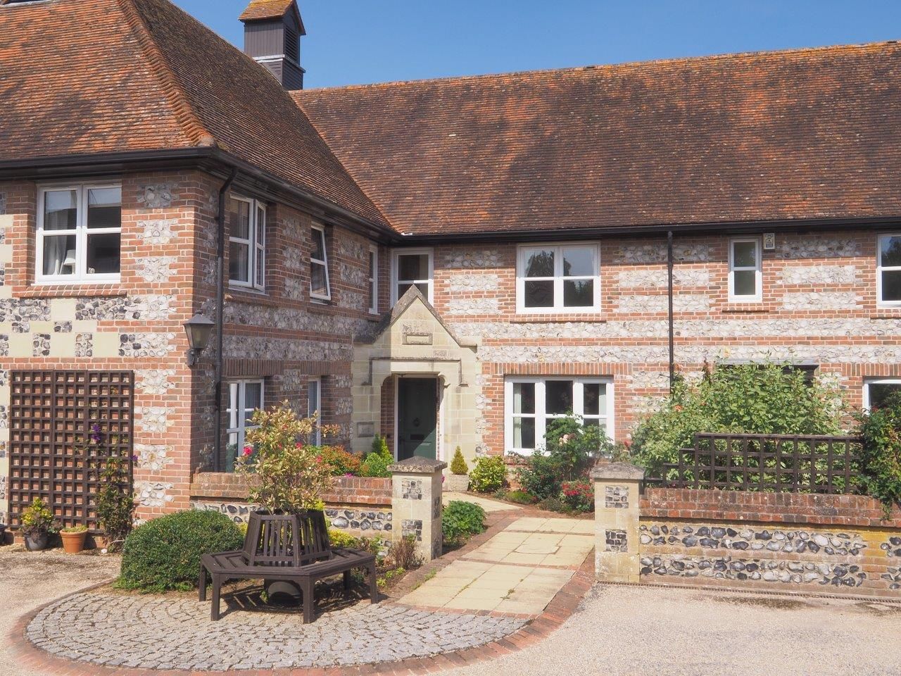 2 bed property for sale in Earls Manor Court, Winterbourne Earls