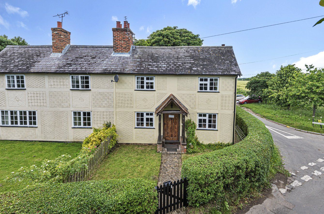 3 bed semidetached house for sale in Slate Cottage, Newmans End