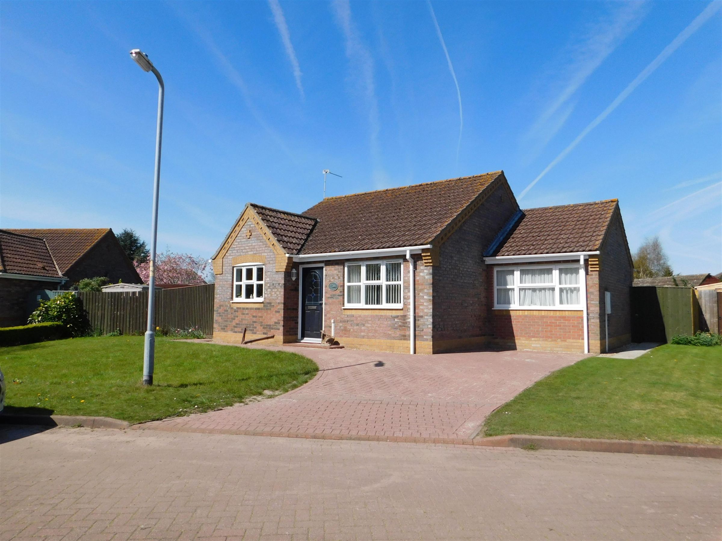 3 bed detached bungalow for sale in Mill Close, Wainfleet, Skegness