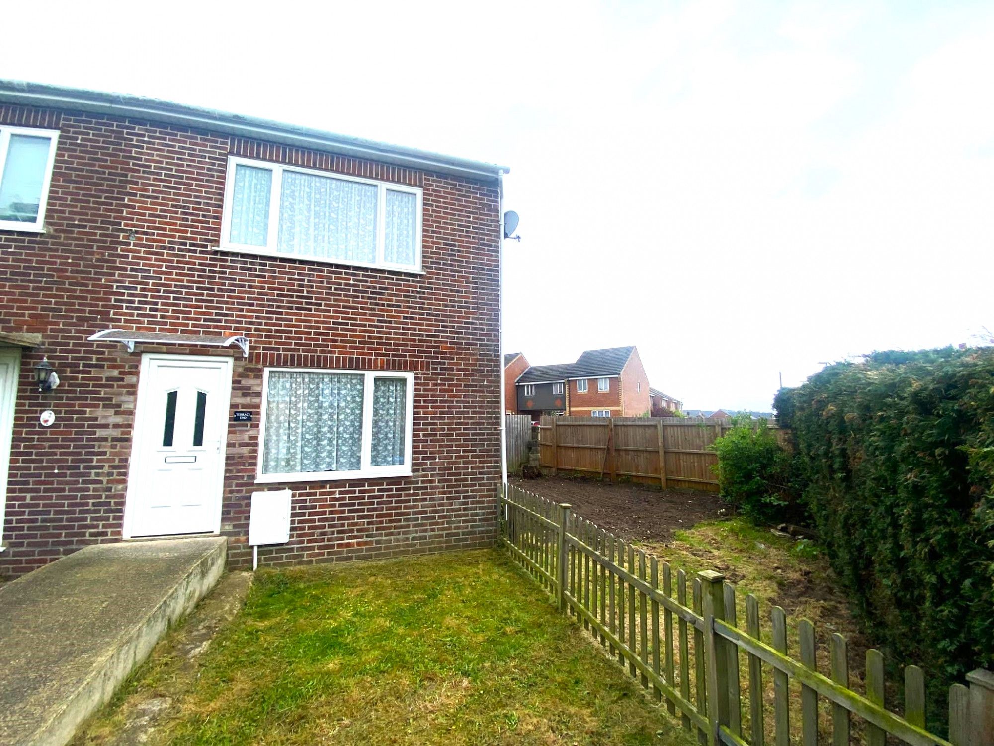 2 bed end terrace house to rent in Hercules Road, Hamworthy, Poole