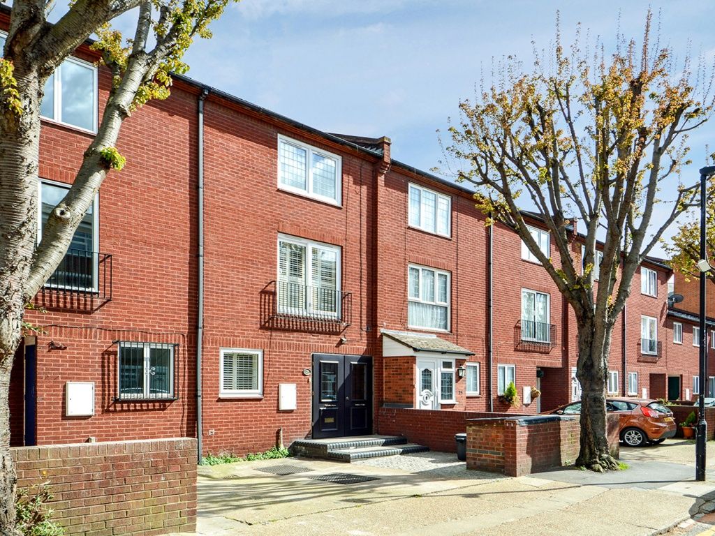 4 bed terraced house for sale in Hannibal Road, London E1 Zoopla