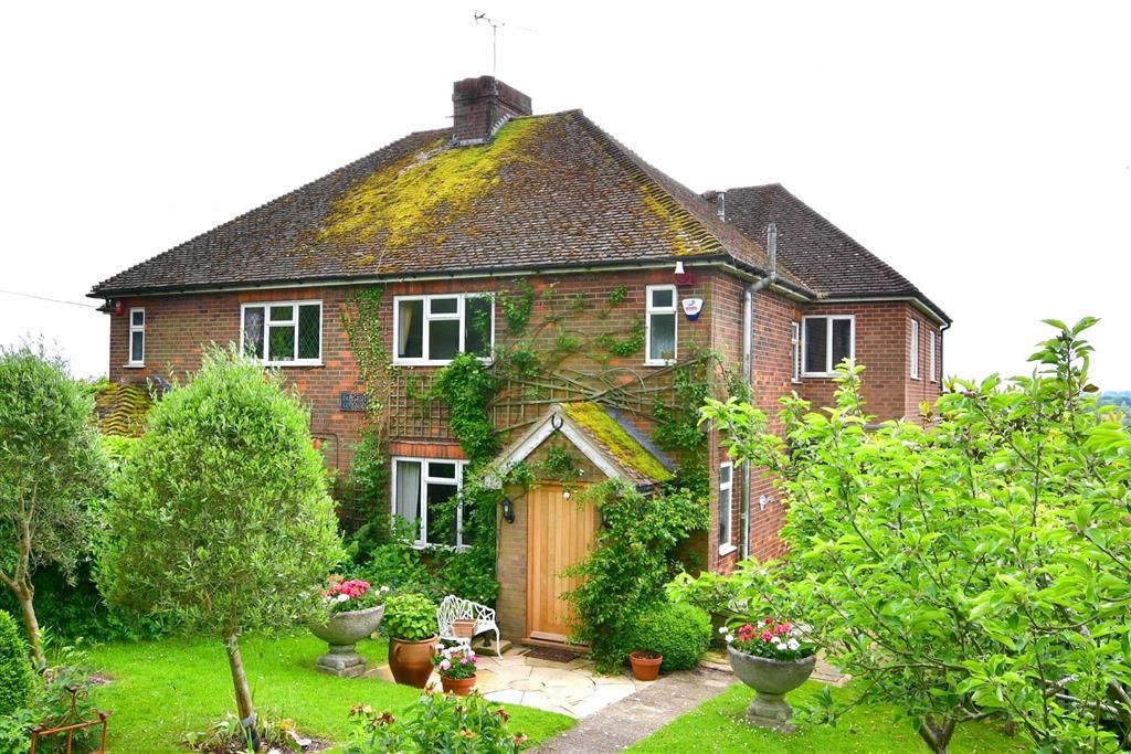 4 bed semidetached house for sale in Cranbrook Road, Tenterden, Kent