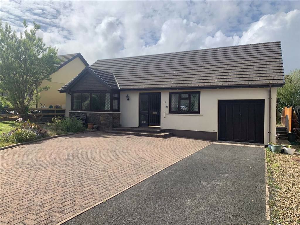 3 bed detached bungalow for sale in Dol Y Dderwen, Llangain, Carmarthen