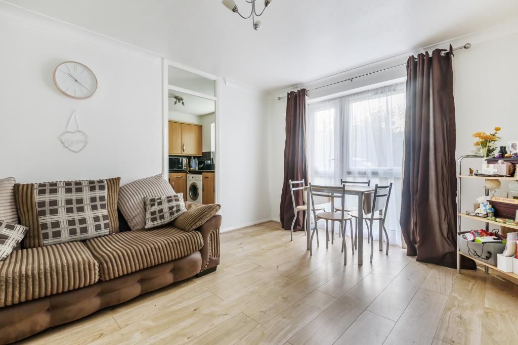 2 bed flat for sale in East Hertfordshire EN4 Zoopla