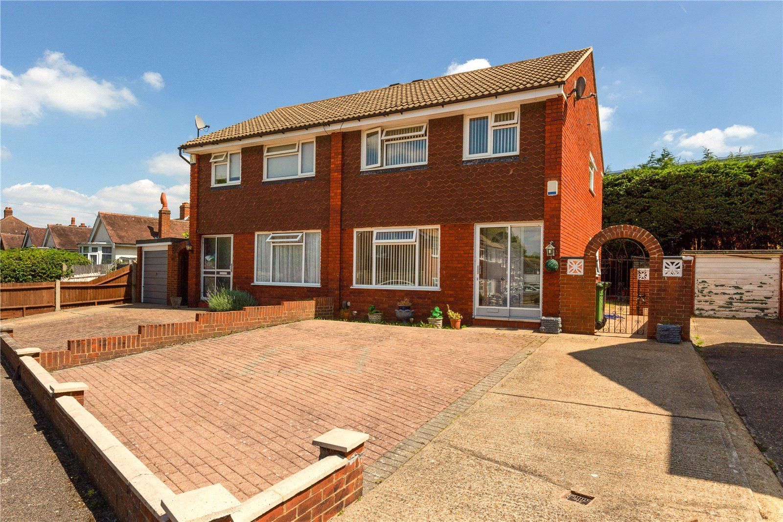 3 bed semidetached house for sale in Willoughby Avenue, Beddington CR0