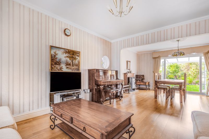 4 bed detached house for sale in Edenfield Gardens, Worcester Park KT4 Zoopla