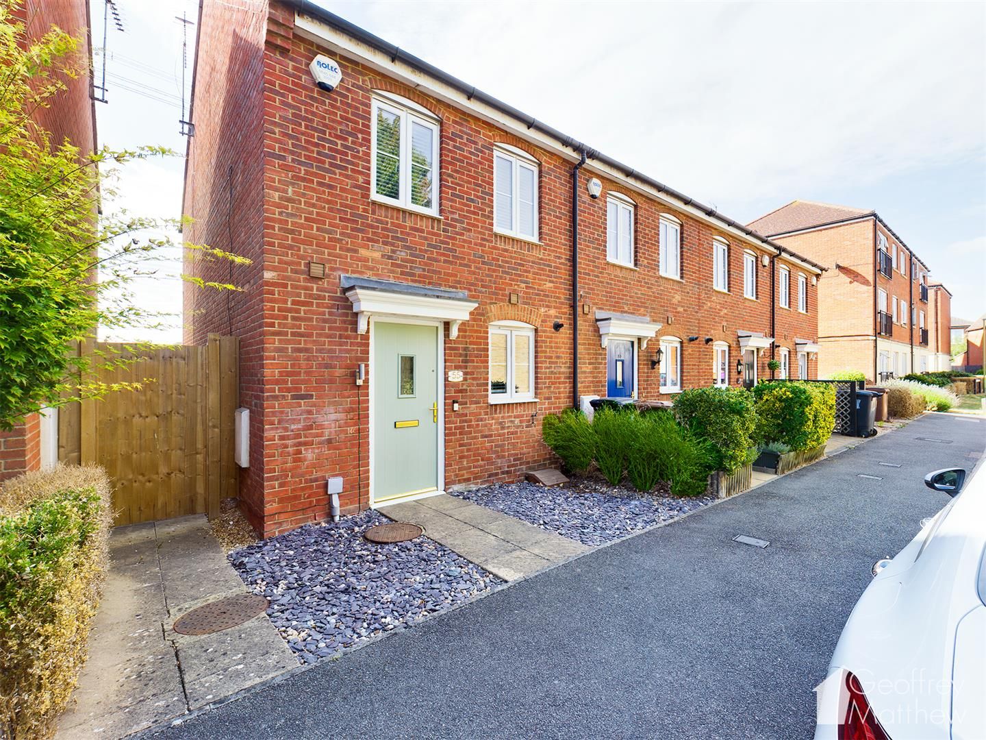 2 bed end terrace house for sale in Fairfield Crescent, Stevenage SG1