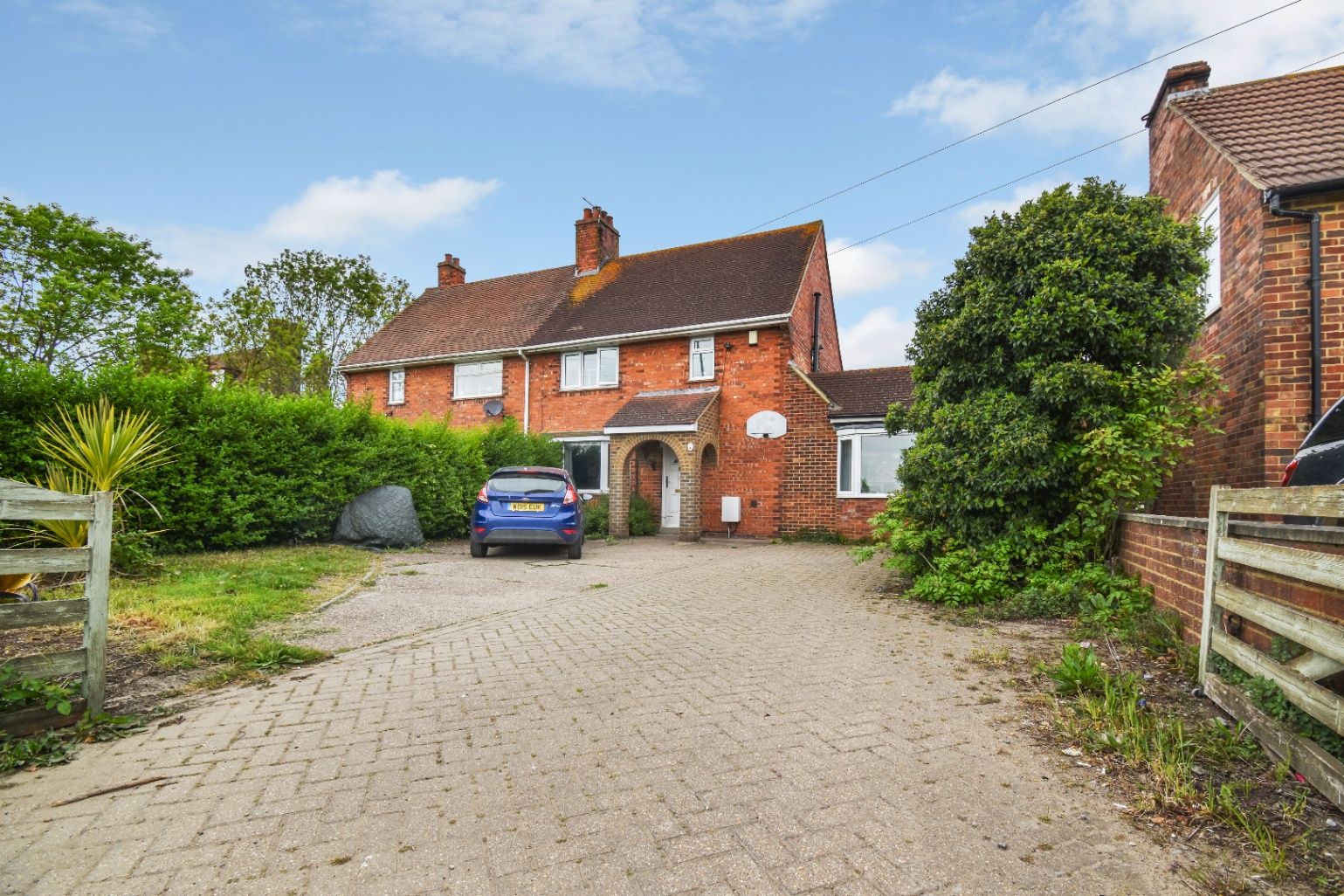 3 bed semidetached house for sale in South View, Hersden, Canterbury