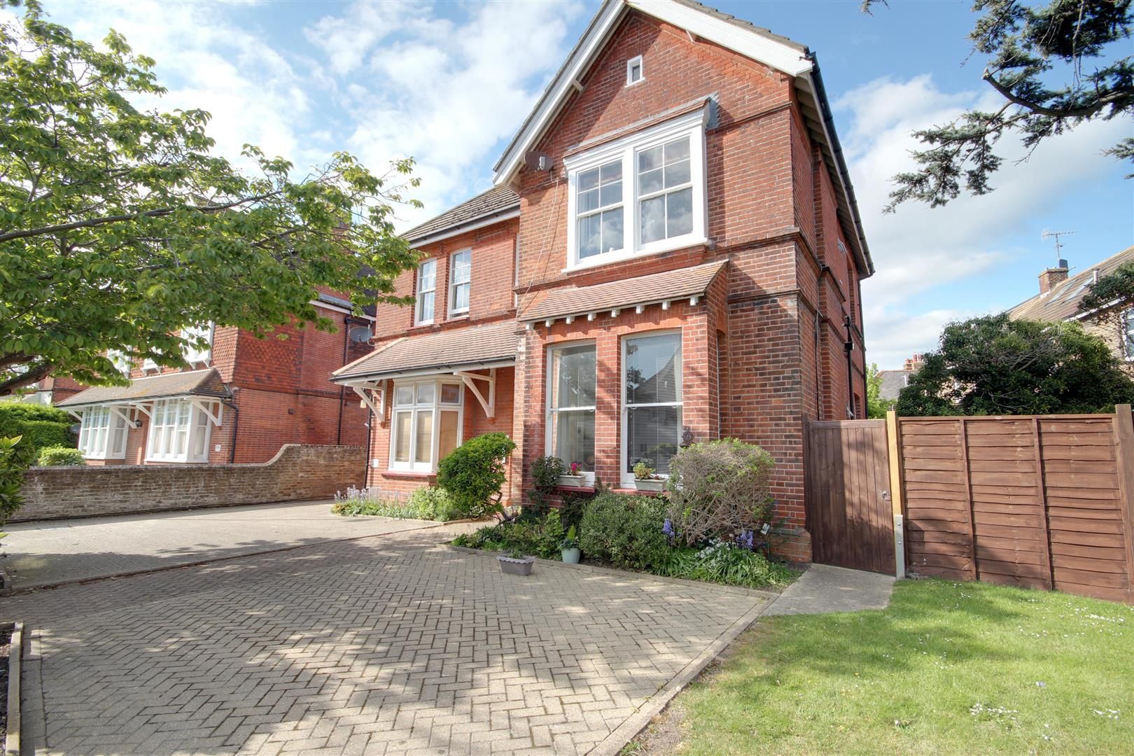 1 bed flat for sale in Shelley Road, Worthing BN11 Zoopla