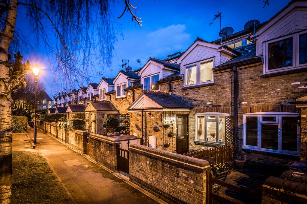 2 bed terraced house for sale in Bradshaw Close, London SW19 Zoopla