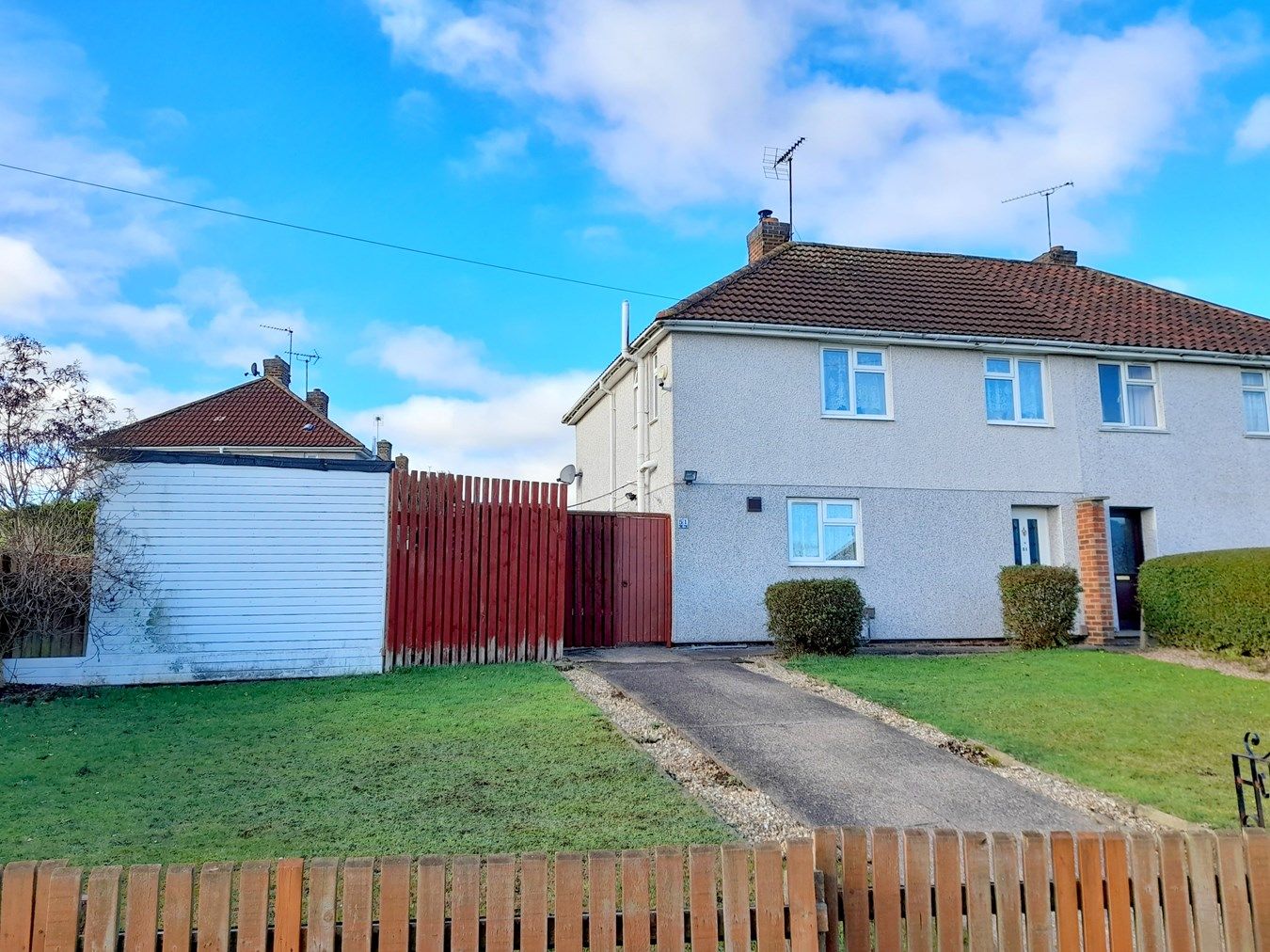 3 bed semidetached house for sale in Carsic Road, SuttonInAshfield