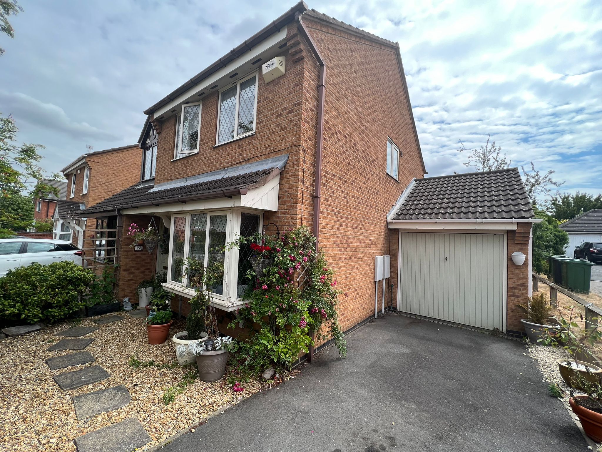 3 bed town house for sale in Heron Close, Mountsorrel, Loughborough