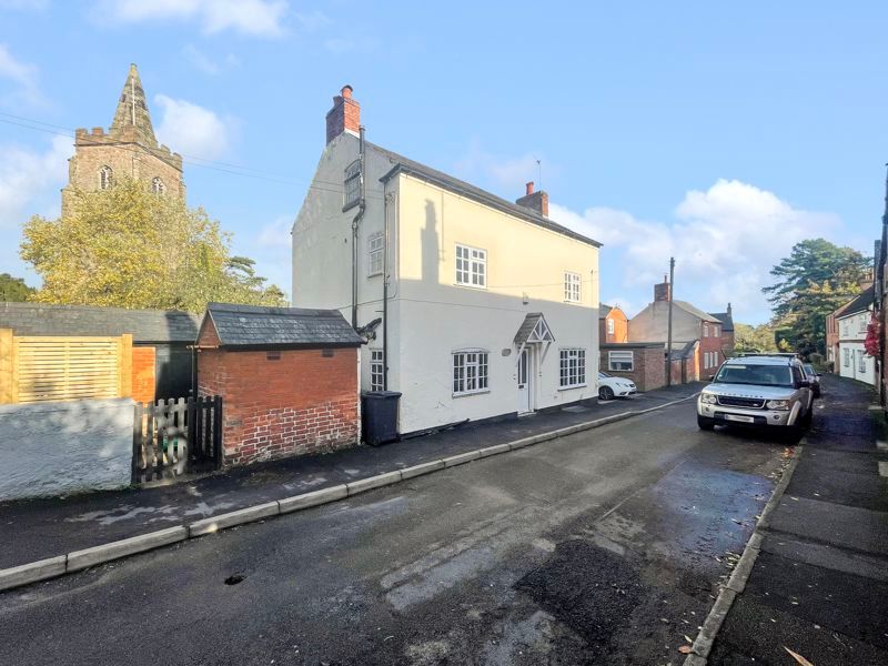 5 bed property for sale in Lutterworth Road, Bitteswell, Lutterworth