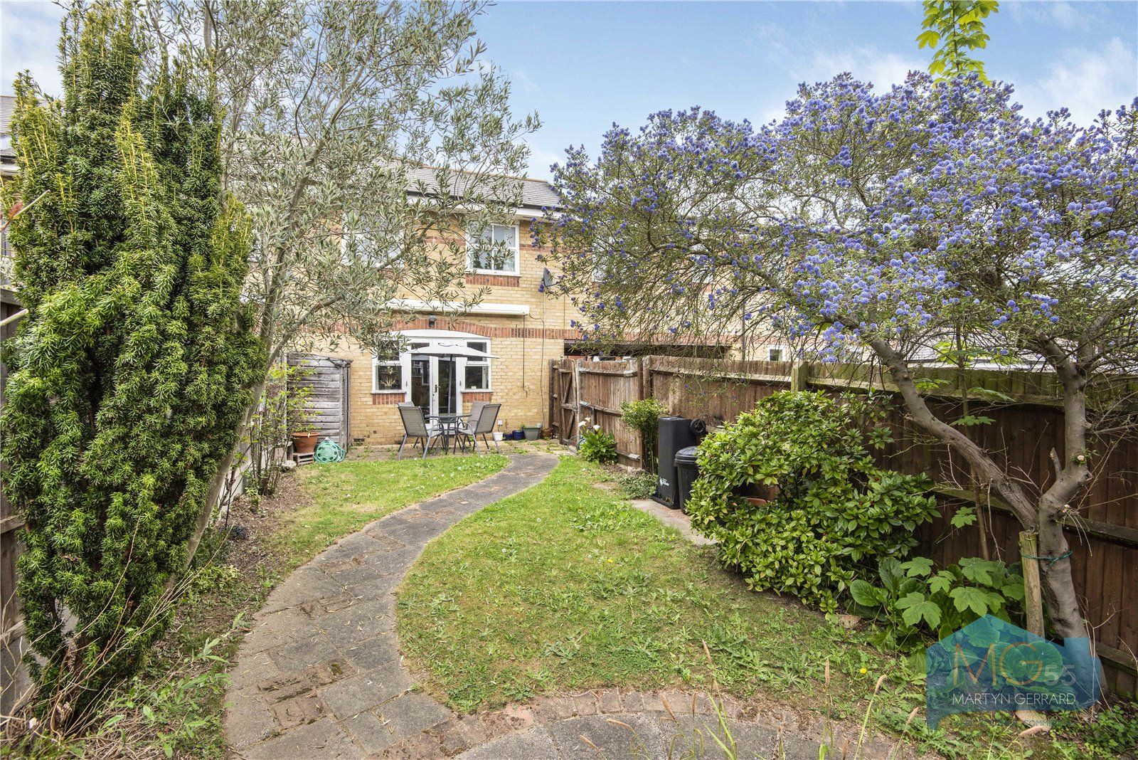 3 bed end terrace house for sale in Leigh Hunt Drive, Southgate, London