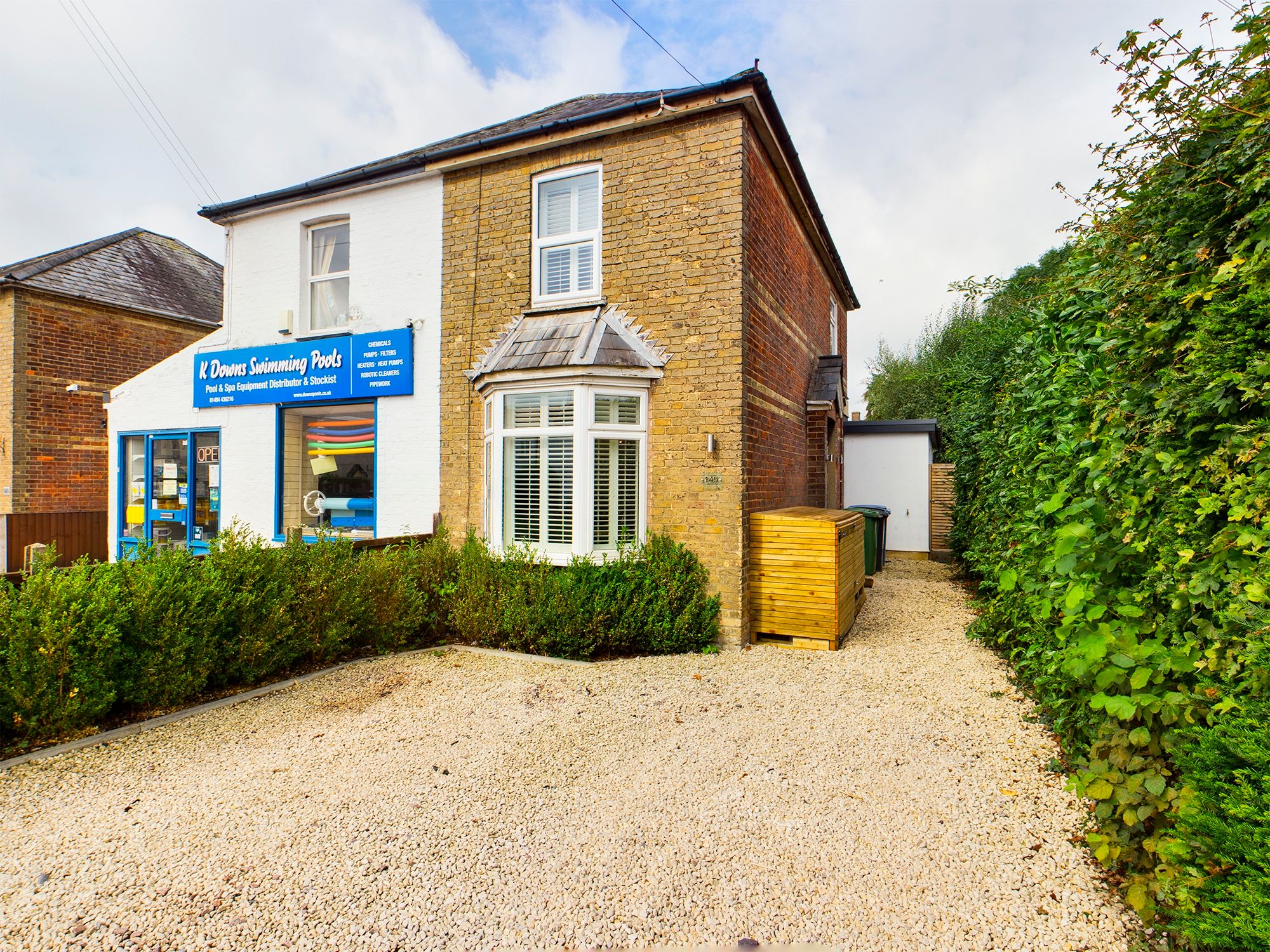 3 bed semidetached house for sale in Amersham Road, High HP13