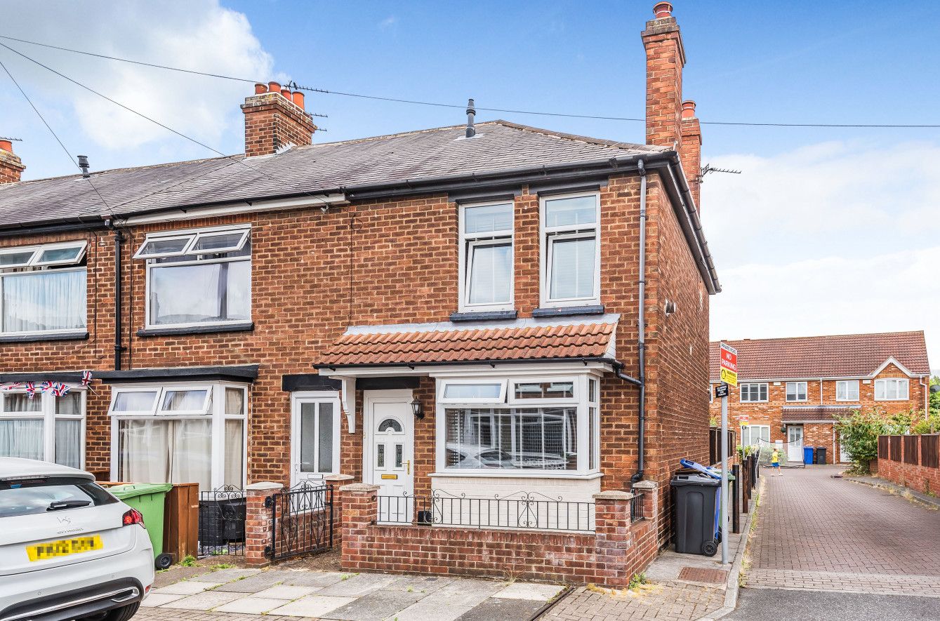 2 bed terraced house for sale in Bowers Avenue, Grimsby DN31 Zoopla