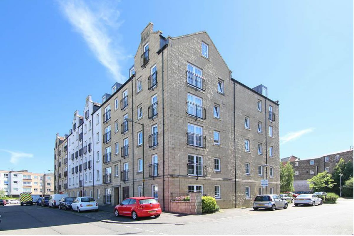 10-2, Giles Street, Edinburgh EH66Da EH6