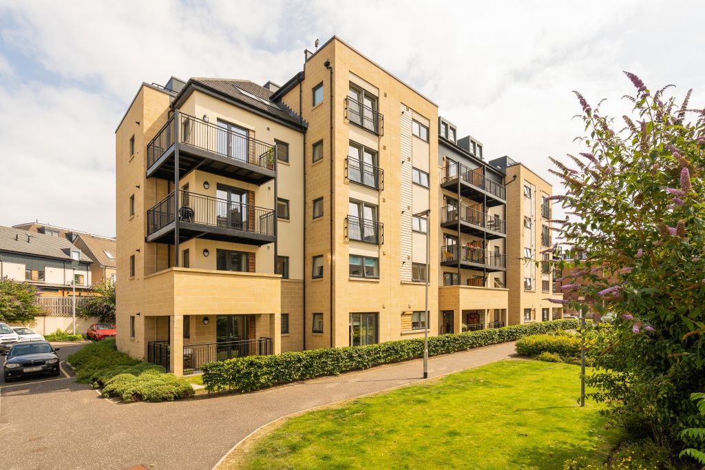 2/11 Hatters Lane, Edinburgh EH7  