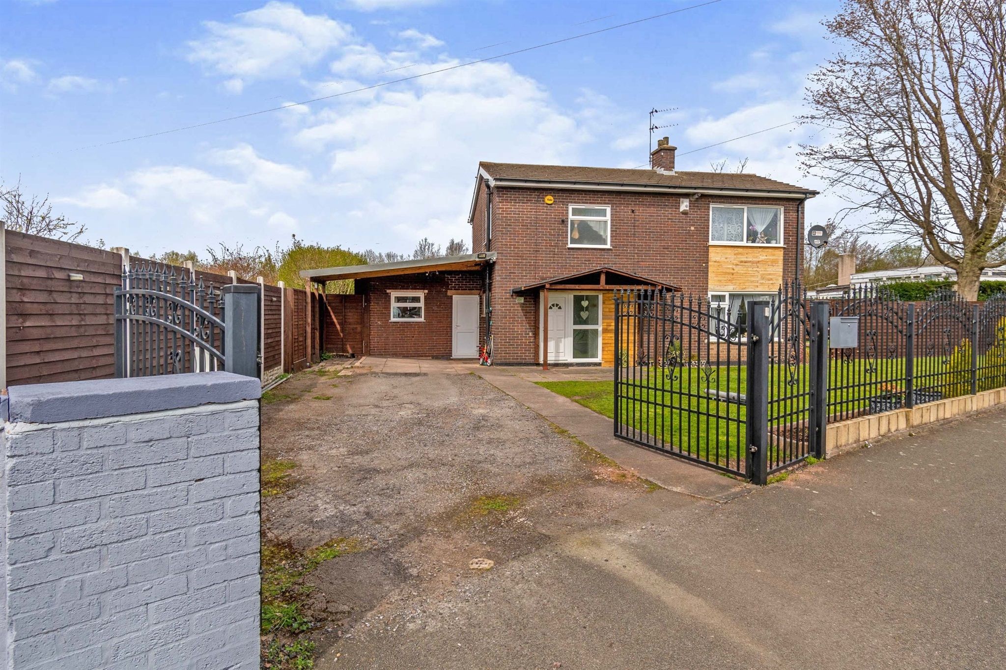 4 bed detached house for sale in Glastonbury Crescent, Bloxwich