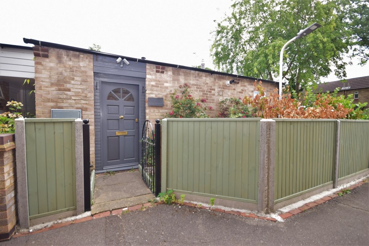 2 bed bungalow to rent in Eastbrooks Place, Pitsea SS13 Zoopla