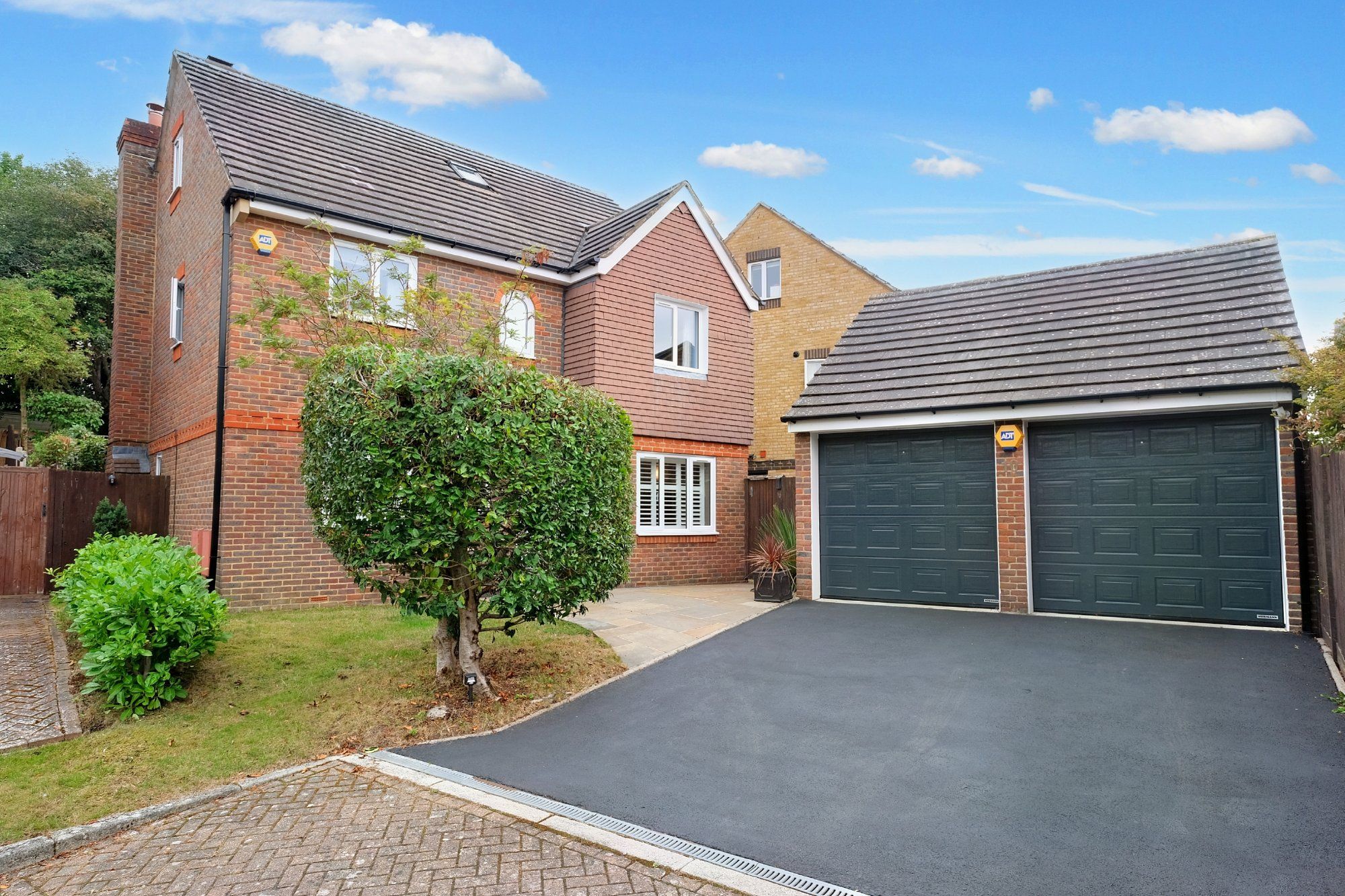 4 bed detached house for sale in Glastonbury Close, Orpington BR5 Zoopla