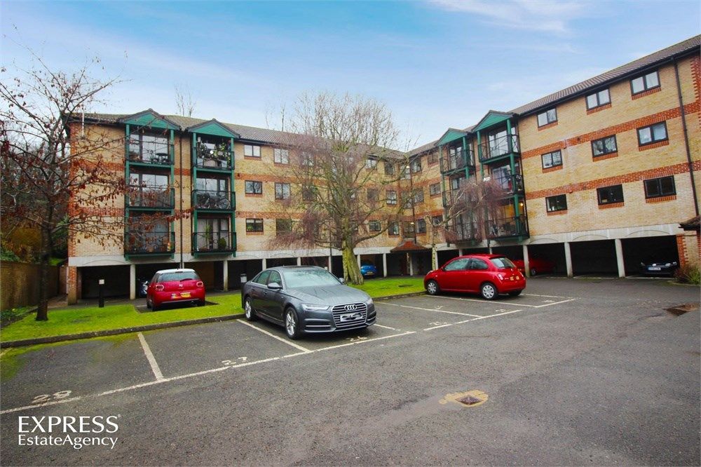 2 bed flat for sale in Manhattan Court, Preston, Tondean Lane BN1 Zoopla