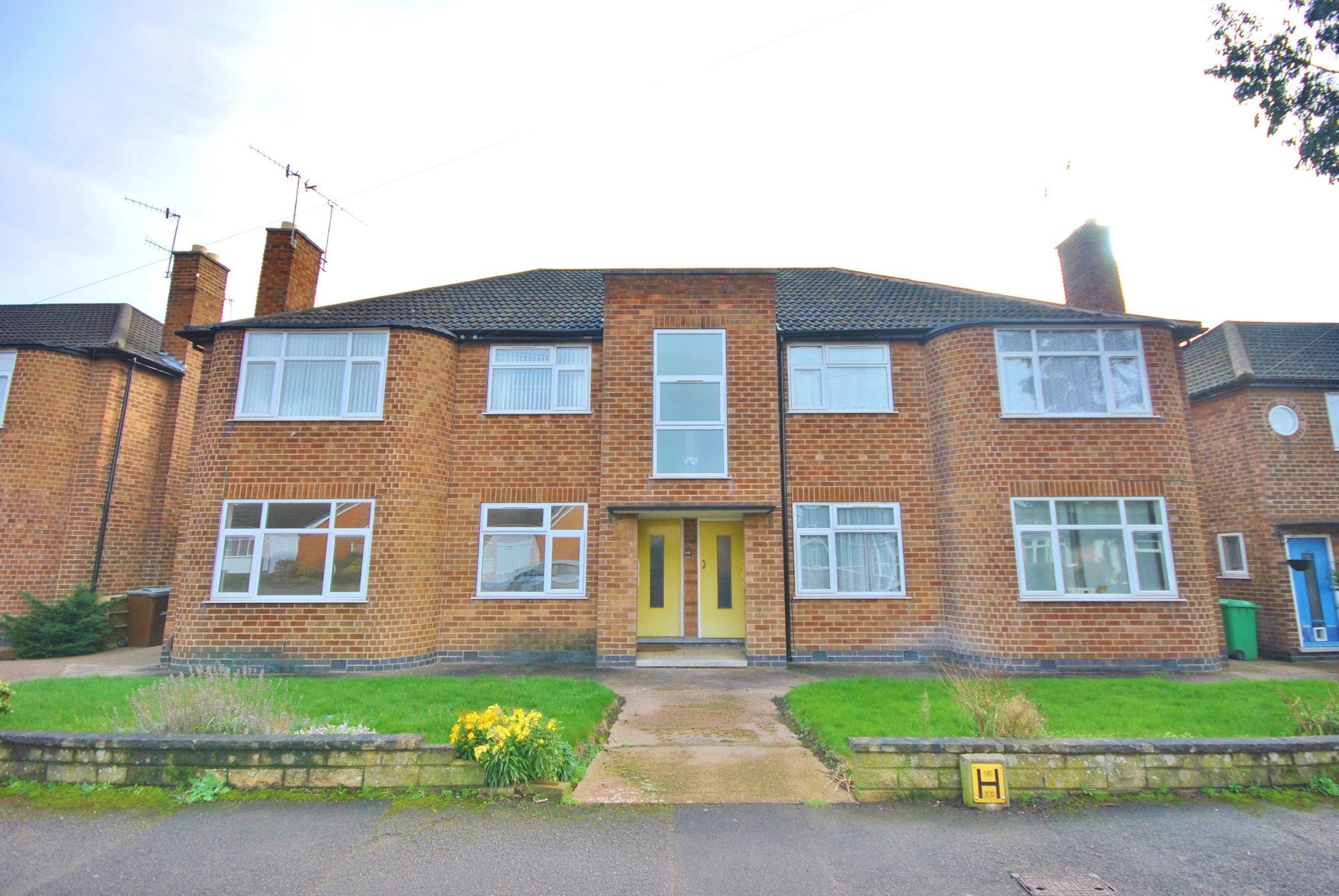2 bed flat to rent in Redbourne Drive, Nottingham NG8 Zoopla