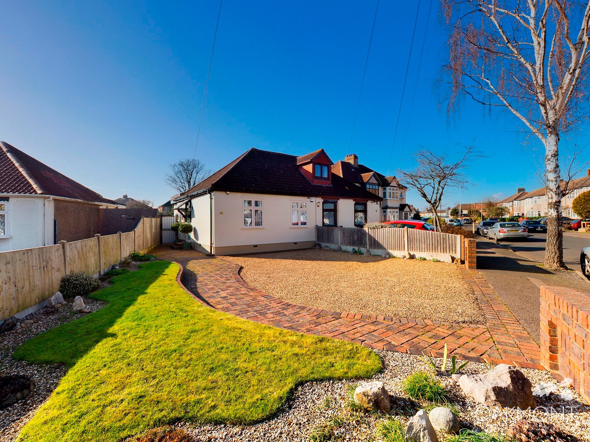 2 bed bungalow for sale in Hazelmere Gardens, Hornchurch RM11 Zoopla