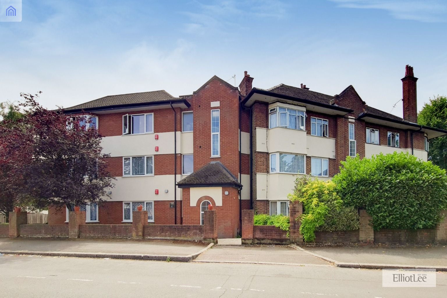 2 bed flat to rent in Clitheroe Court, Alexandra Avenue, Harrow