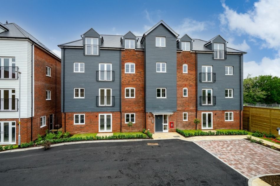 Chalkland Court, Roundwood House, Zoffany Place, Hemel Hempstead HP2  