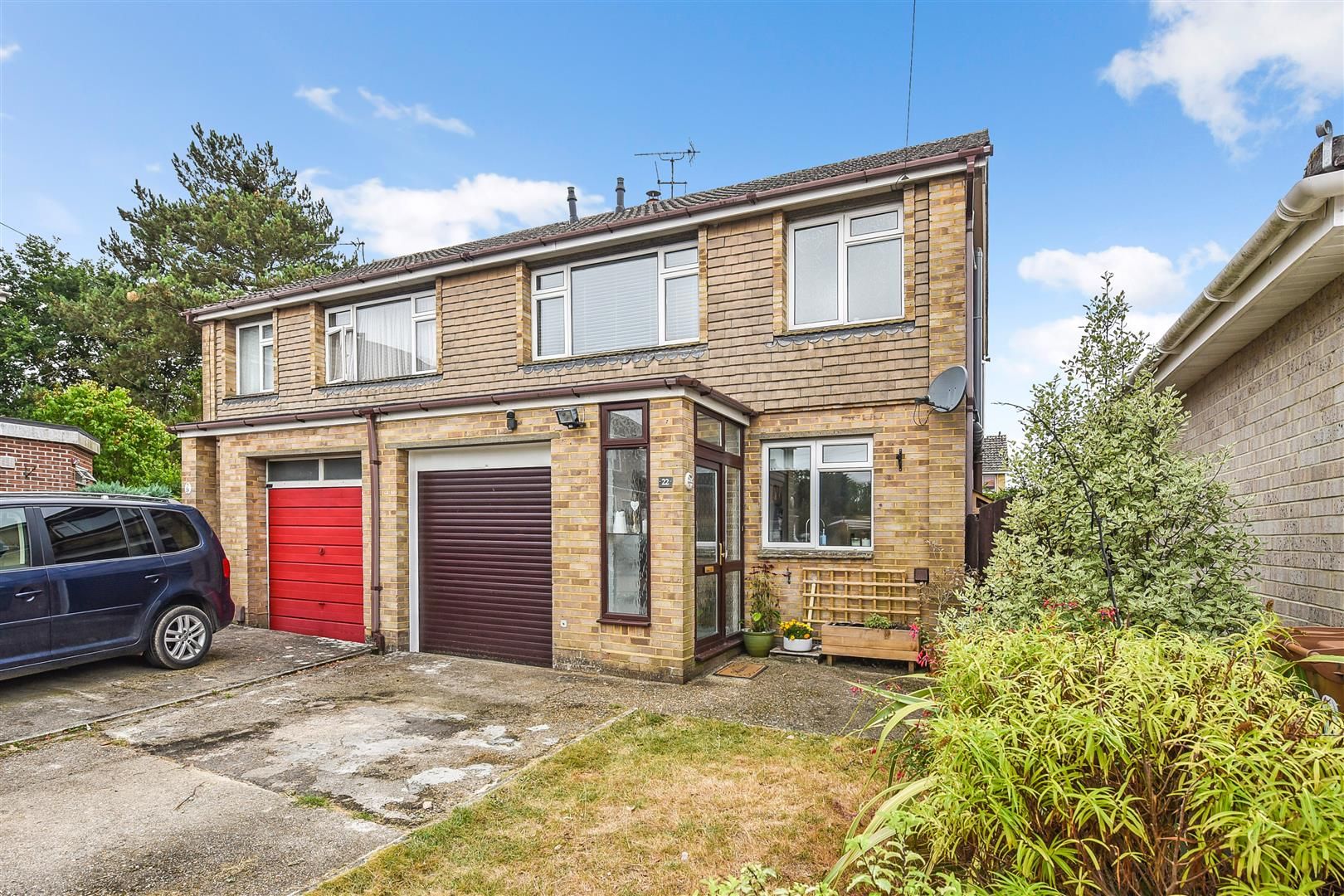 3 bed semidetached house for sale in Meon Road, Halterworth, Romsey