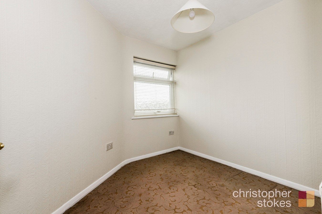 4 bed semidetached house for sale in Debenham Road, Cheshunt, Waltham