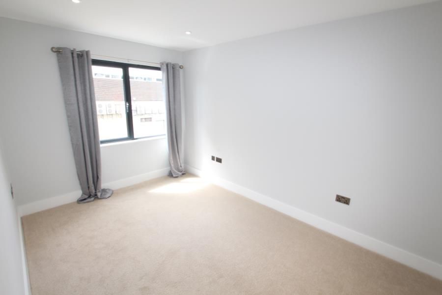 1 bed flat to rent in Lavender Park Road, West Byfleet KT14 Zoopla