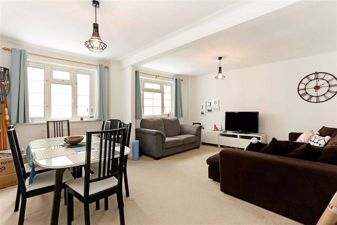 3 bed flat to rent in Ashford Road, London NW2 Zoopla