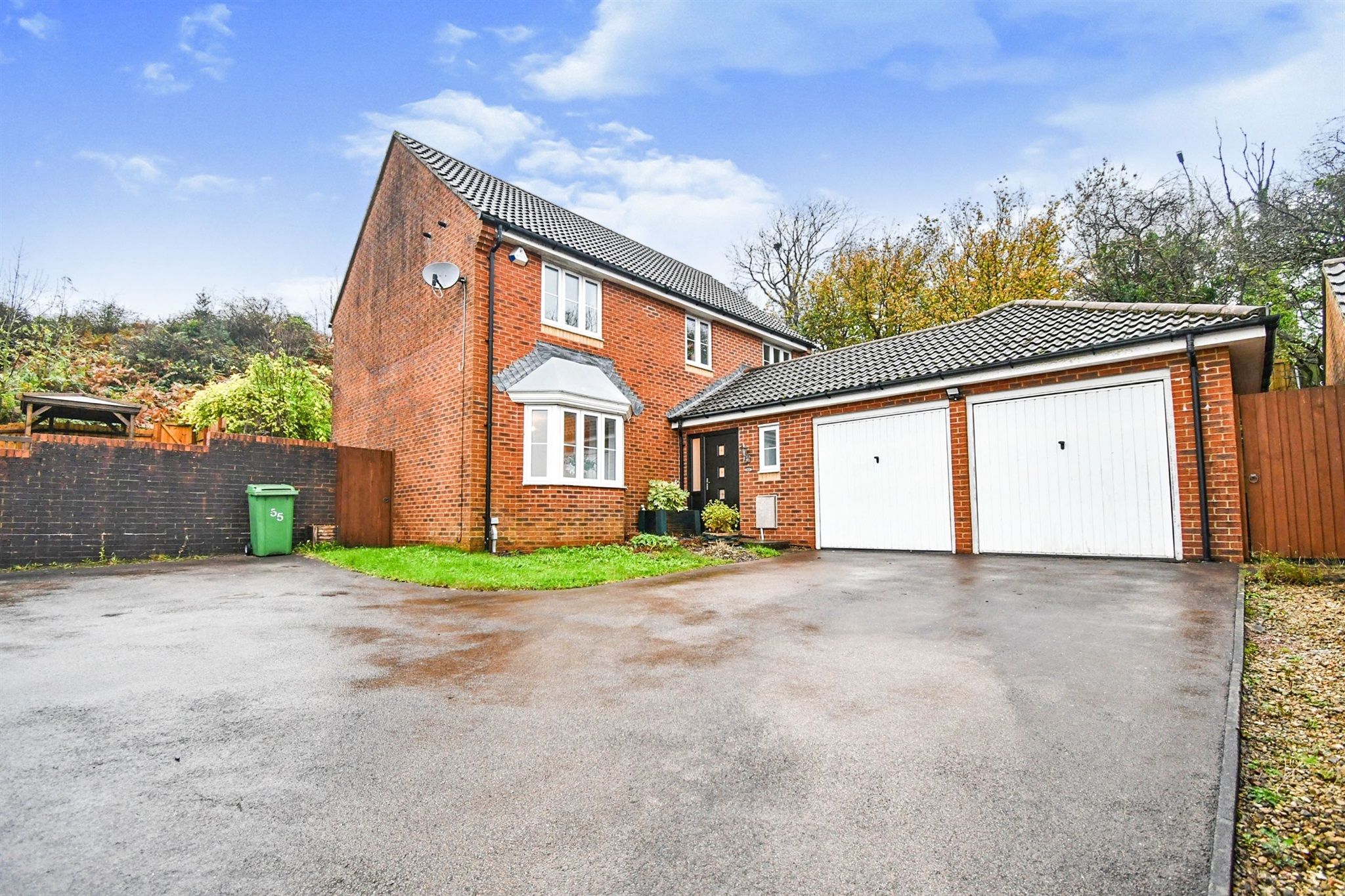 4 bed detached house for sale in Cedar Wood Drive, Tonyrefail, Porth