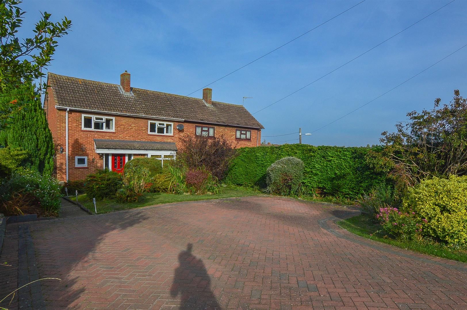 3 bed property for sale in Bettys Close, Newton Longville, Milton