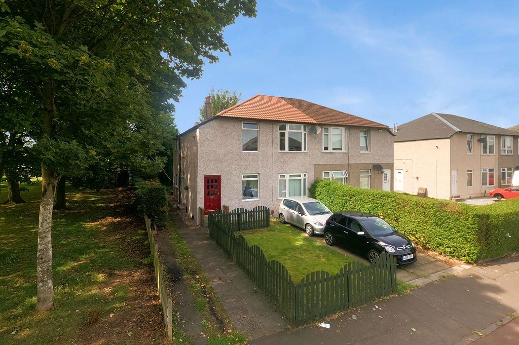 3 bed flat for sale in Ardmay Crescent, Glasgow G44 Zoopla