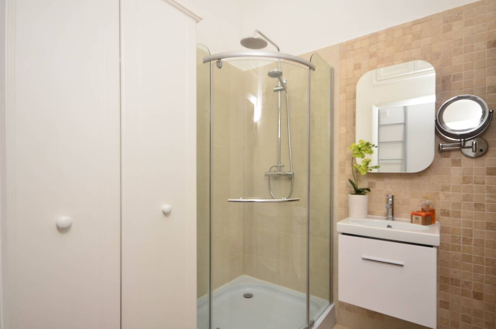 1 bed flat to rent in Cambridge Gardens, North Kensington, London W10