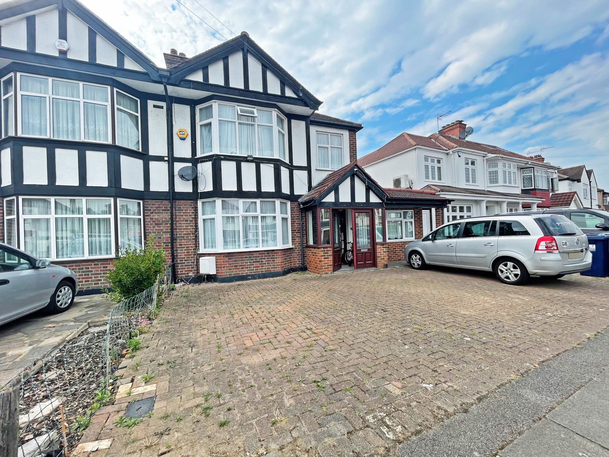 5 bed semidetached house for sale in Melbury Avenue, Southall, Greater