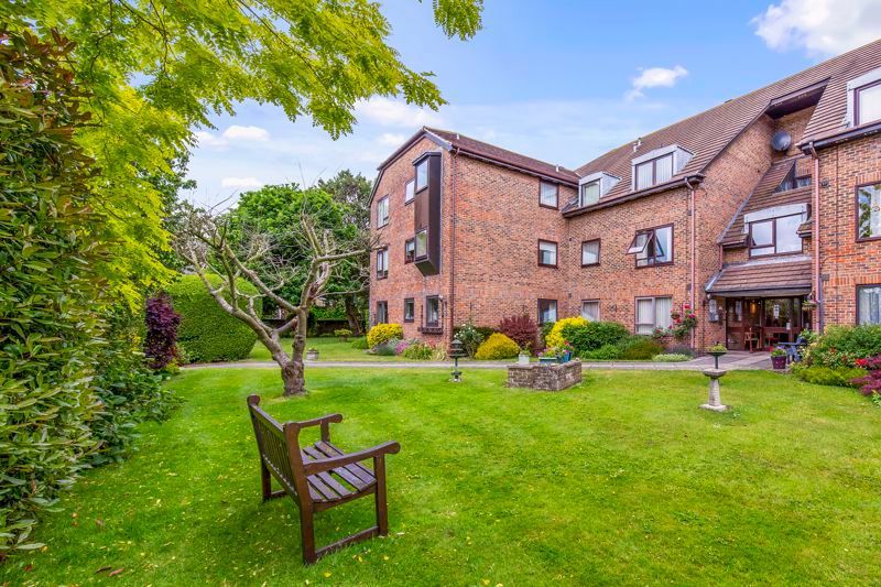 2 bed property for sale in Oaklands Road, Havant PO9 Zoopla
