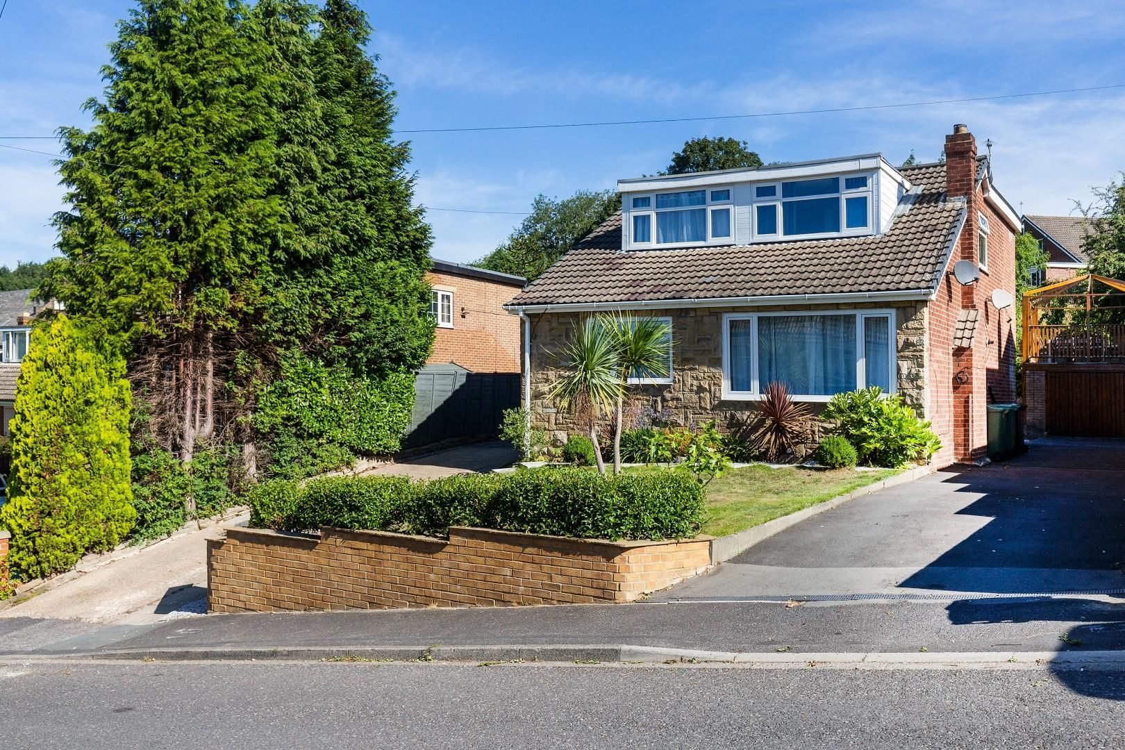 4 bed property for sale in Glen Avenue, Batley WF17 Zoopla